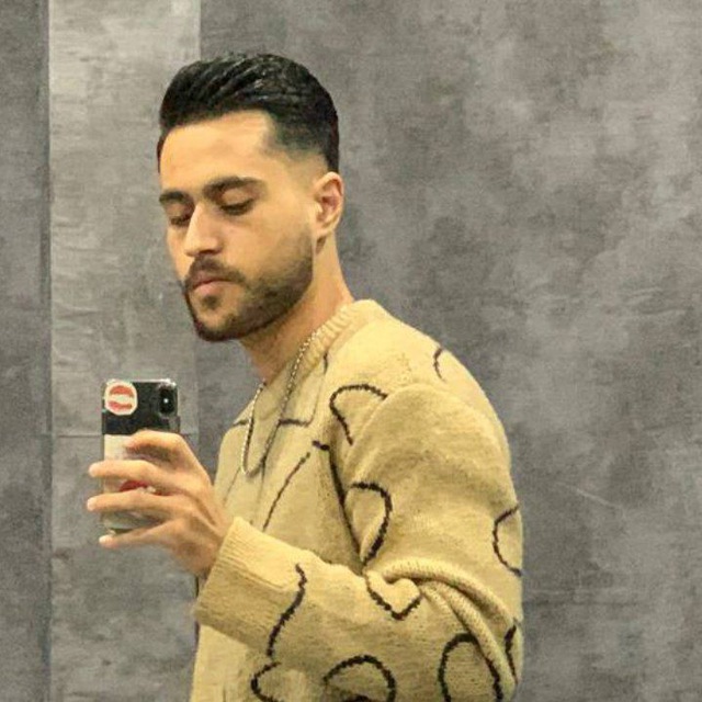 Narcissist's profile picture