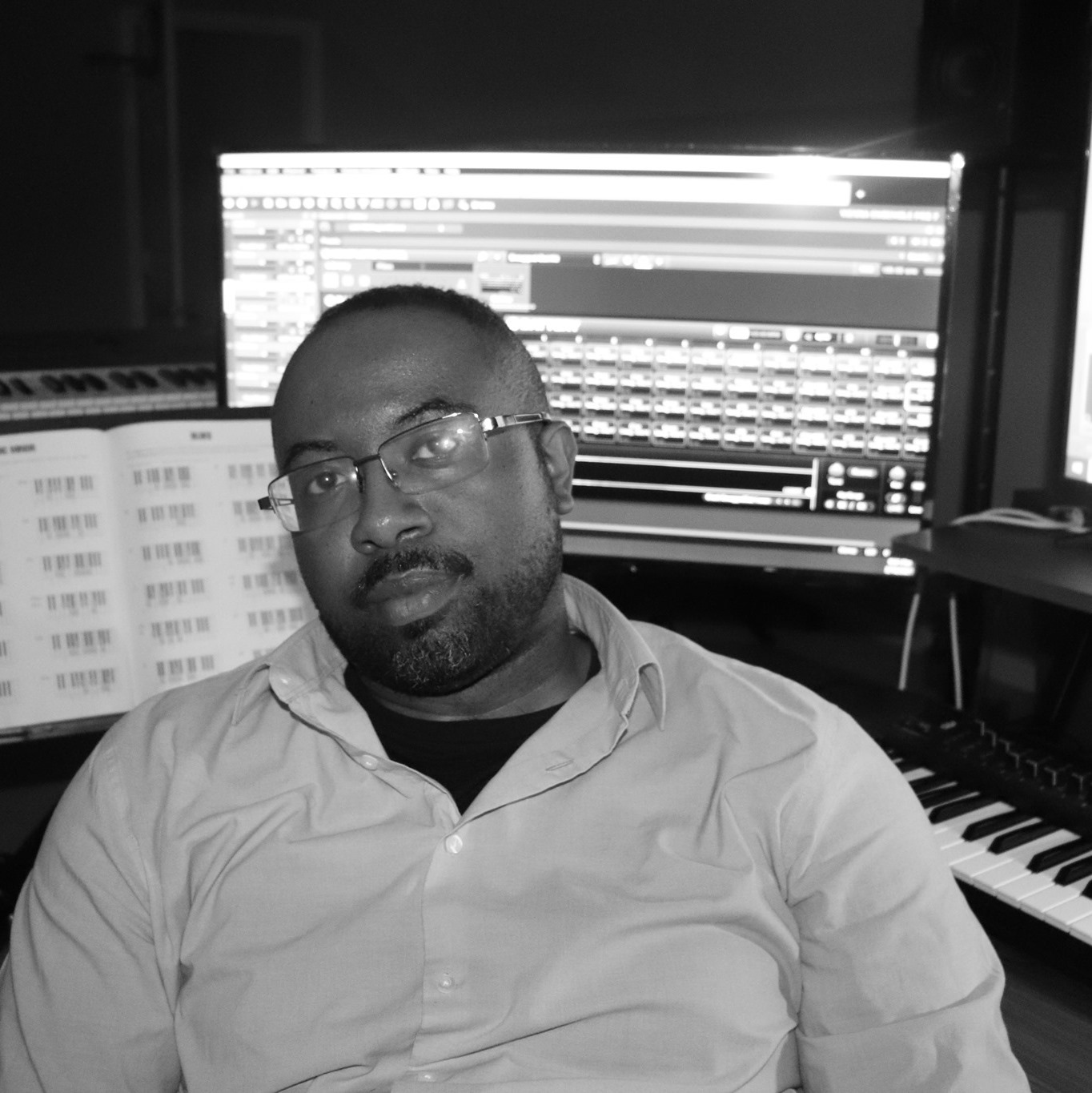 Makeroommusic's profile picture